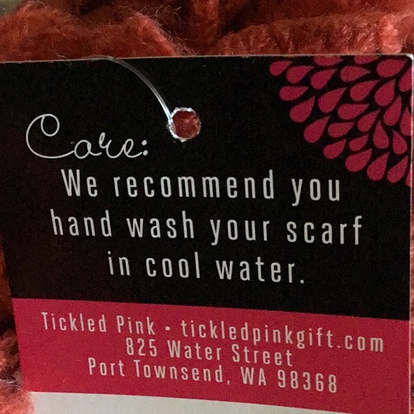 TICKLED PINK SCARF NWT - Picture 4 of 4